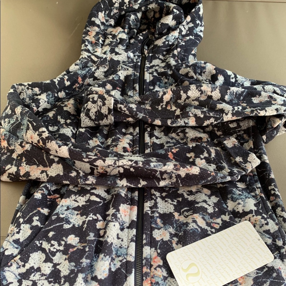 Lululemon scuba hoodie iv size 10
